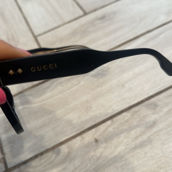 Gucci sunglasses - Picture 2 of 3
